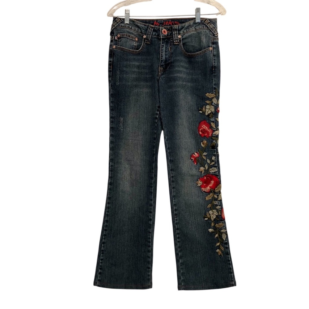 Low Rise Medium Wash Jeans with Rose Embroidery Size 2 Boho Festival Fairycore